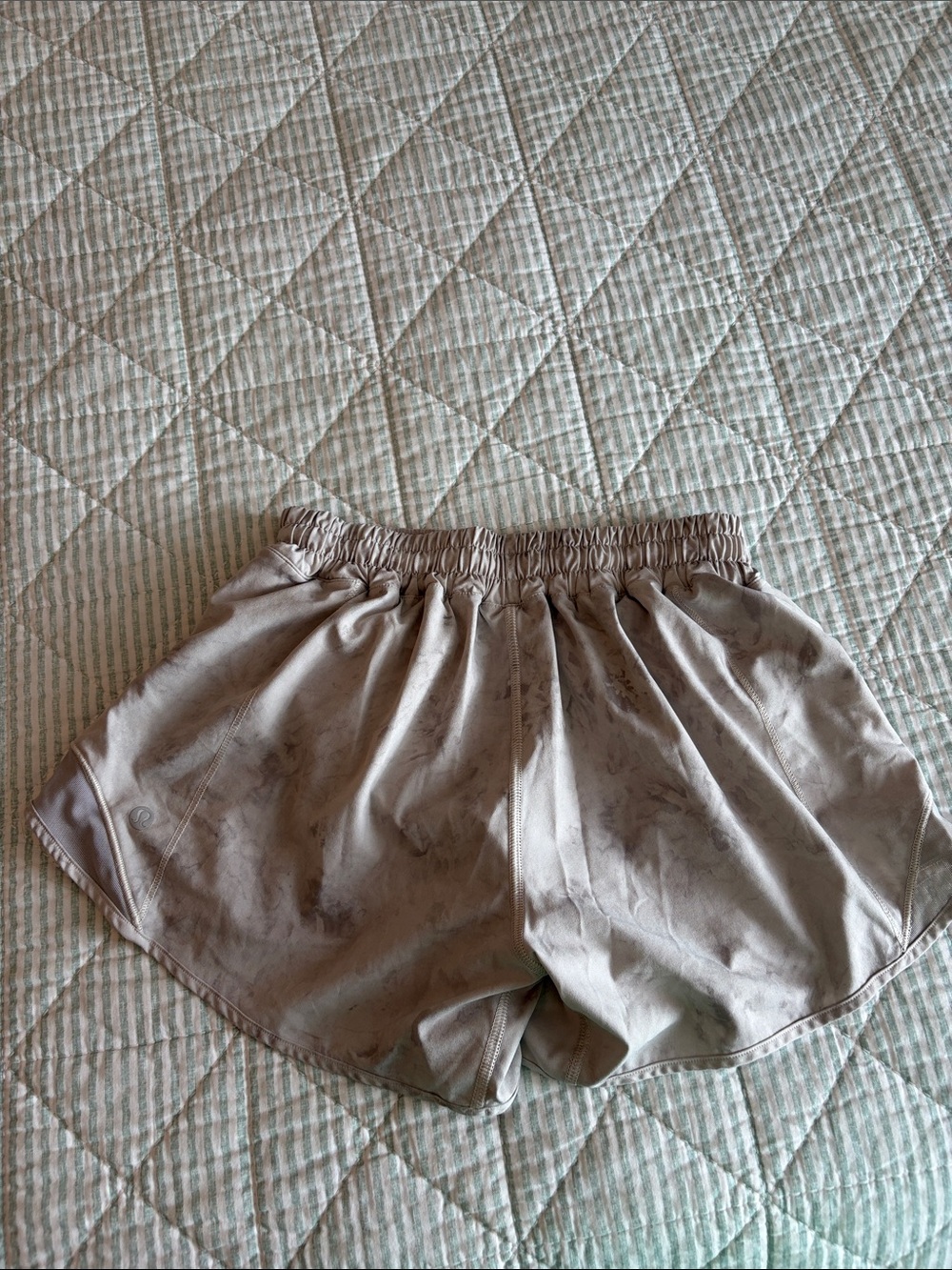 Lululemon Hottie Hot Light Taupe marbled Running Shorts - Picture 3 of 4